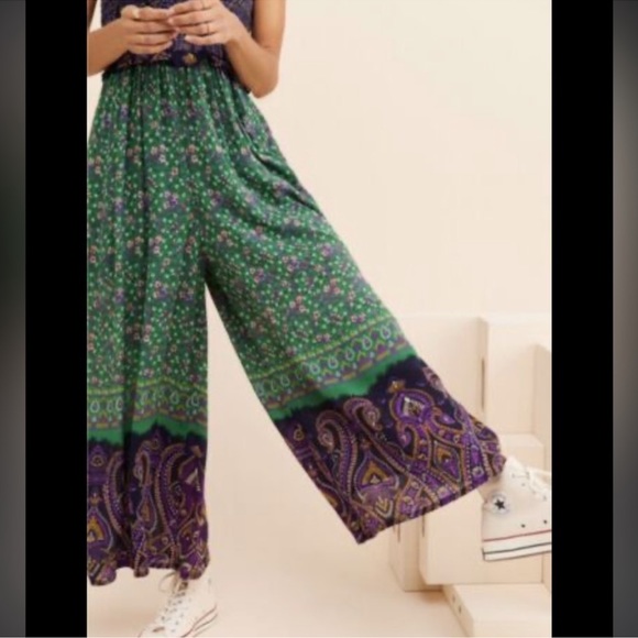 Urban Outfitters Smocked Floral Jumpsuit - Picture 2 of 6